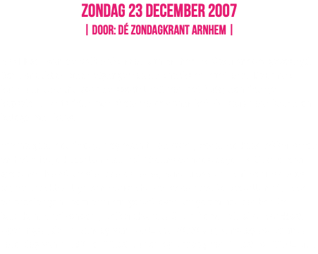 Zondag 23 december 2007 | Door: dé Zondagkrant Arnhem | ARNHEM - Aan de Volkerakstraat 6 in Arnhem is Gastronoom gevestigd. Deze snackbar biedt eigengemaakte snacks en friet aan. Daarnaast kunt u er terecht voor de specialiteit van het huis; een frietje kapsalon. Dit is friet met shoarma of döner kebab, saus naar keuze en belegd met kaas. Hierna gaat het frietje nog even in de oven, zodat de kaas lekker smelt en het frietje kapsalon klaar is! Tijdens de feestdagen is Gastronoom geopend. Naast de standaardsnacks, kunt u ook terecht voor salades. Bij de snackbar ligt een overzicht welke salades te bestellen zijn voor de feestdagen. Kom daarom gerust even langs om het aanbod te bekijken. Gastronoom, Volkerakstraat 6, Arnhem. Tel. 026- 3614500. Openingstijden maandag van 14.00 tot 20.00 uur, dinsdag tot en met zaterdag van 11.30 tot 22.00 uur en op zondag van 14.00 tot 22.00 uur.